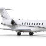 Cessna Citation Longitude — белый бизнес-джет, нос направлен вправо