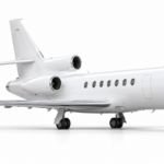 Falcon 50 — белый бизнес-джет, нос направлен вправо