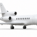 Falcon 50EX — белый бизнес-джет, нос направлен вправо
