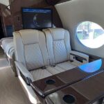 Gulfstream G800 — зона переговоров с кожаными креслами