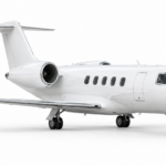 Learjet 70 — белый бизнес-джет, нос направлен вправо