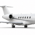 Embraer Praetor 500 — белый бизнес-джет, нос направлен вправо